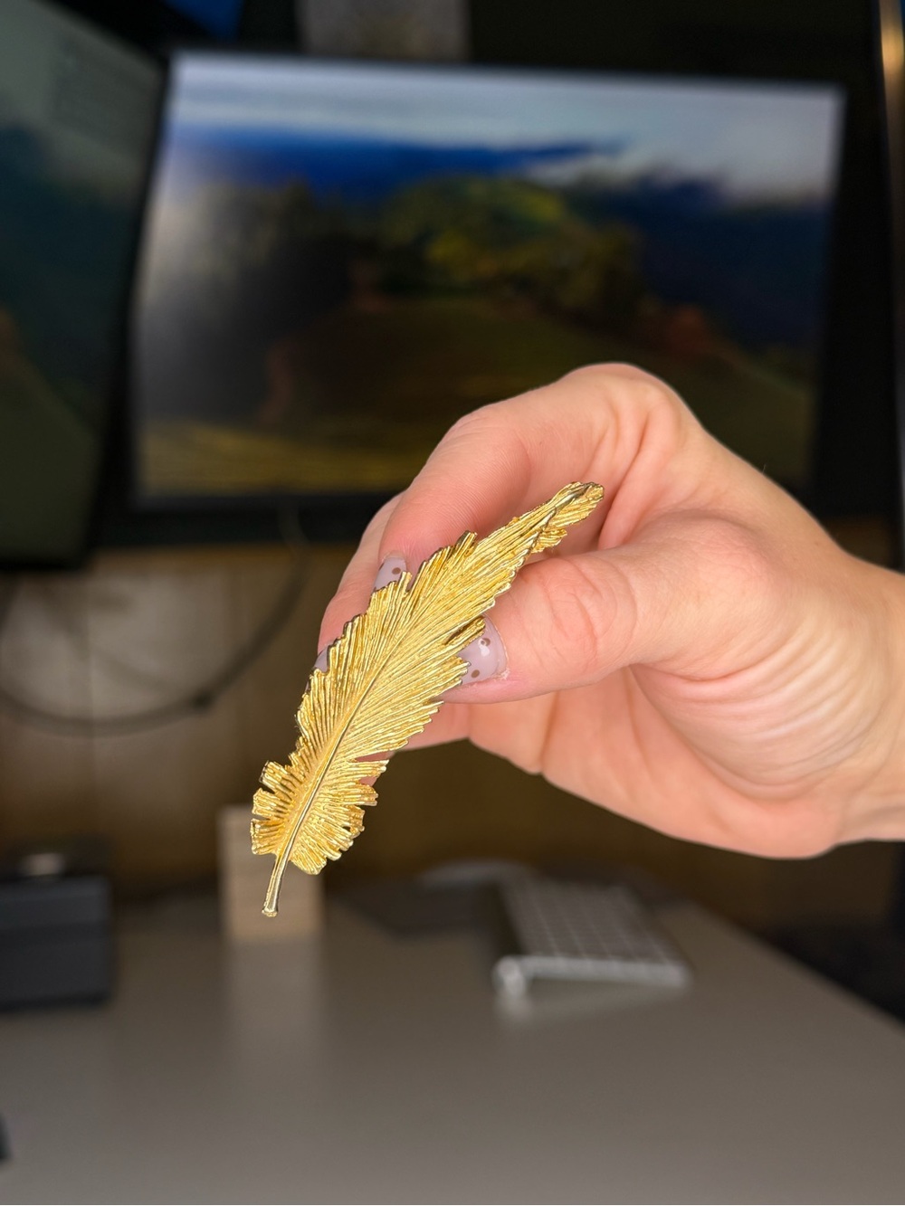 Vintage Jewelry Gold Tone Feather Brooch Pin